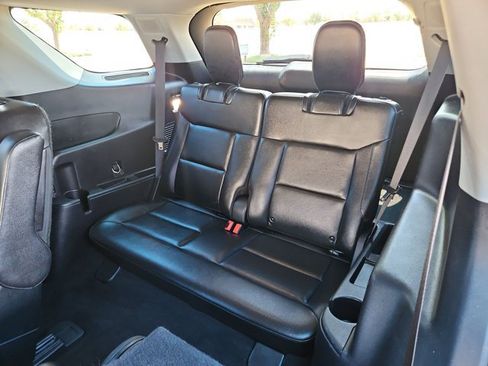 Used 2022 Ford Explorer Limited w/ Equipment Group 301A AWD/4WD image 20