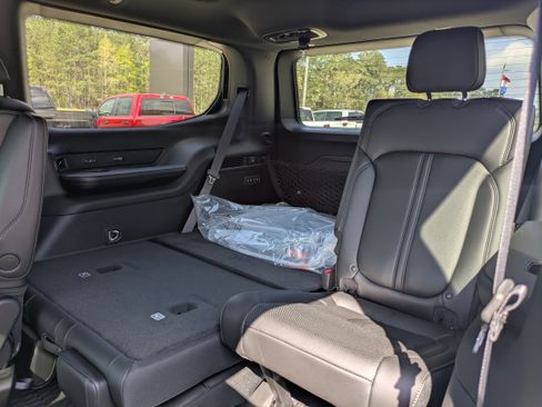 New 2026 Jeep Grand Wagoneer 4WD image 13