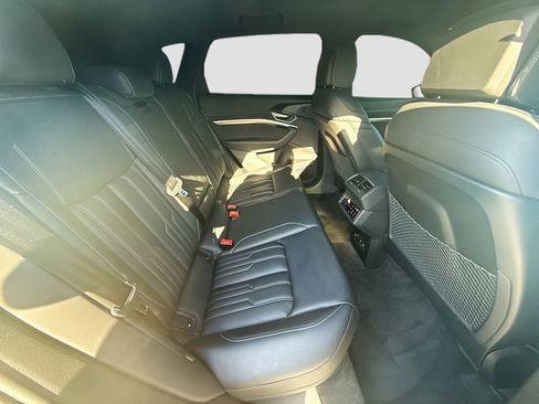 Used 2023 Audi e-tron S Premium Plus image 29