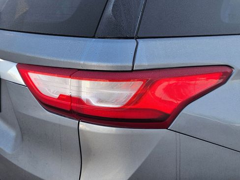 Used 2021 Chevrolet Traverse LT w/ LPO, Floor Liner Package image 11