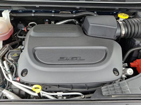 Used 2022 Chrysler Pacifica Limited w/ Uconnect Theater Family Group AWD/4WD image 30