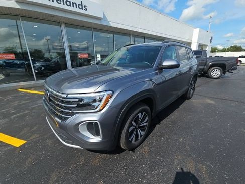 Used 2025 Volkswagen Atlas SE AWD/4WD image 11