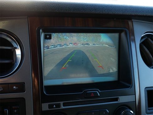 Used 2017 Ford Expedition EL Platinum image 27