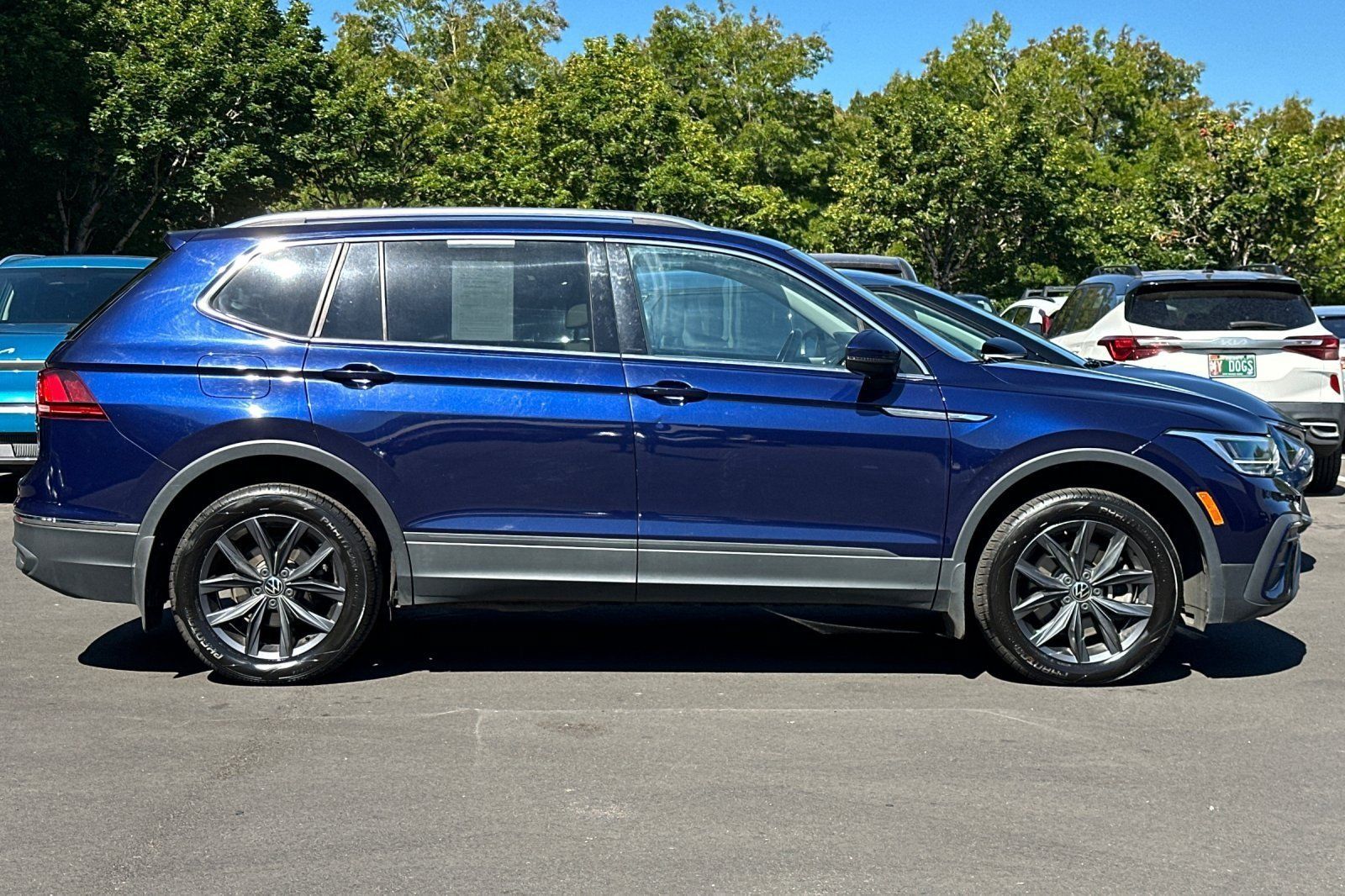 Used 2023 Volkswagen Tiguan SE AWD/4WD image 3