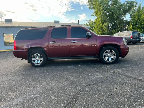 Used 2008 GMC Yukon XL SLT AWD/4WD image 4