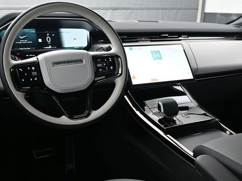 Used 2025 Land Rover Range Rover Sport Dynamic SE image 7