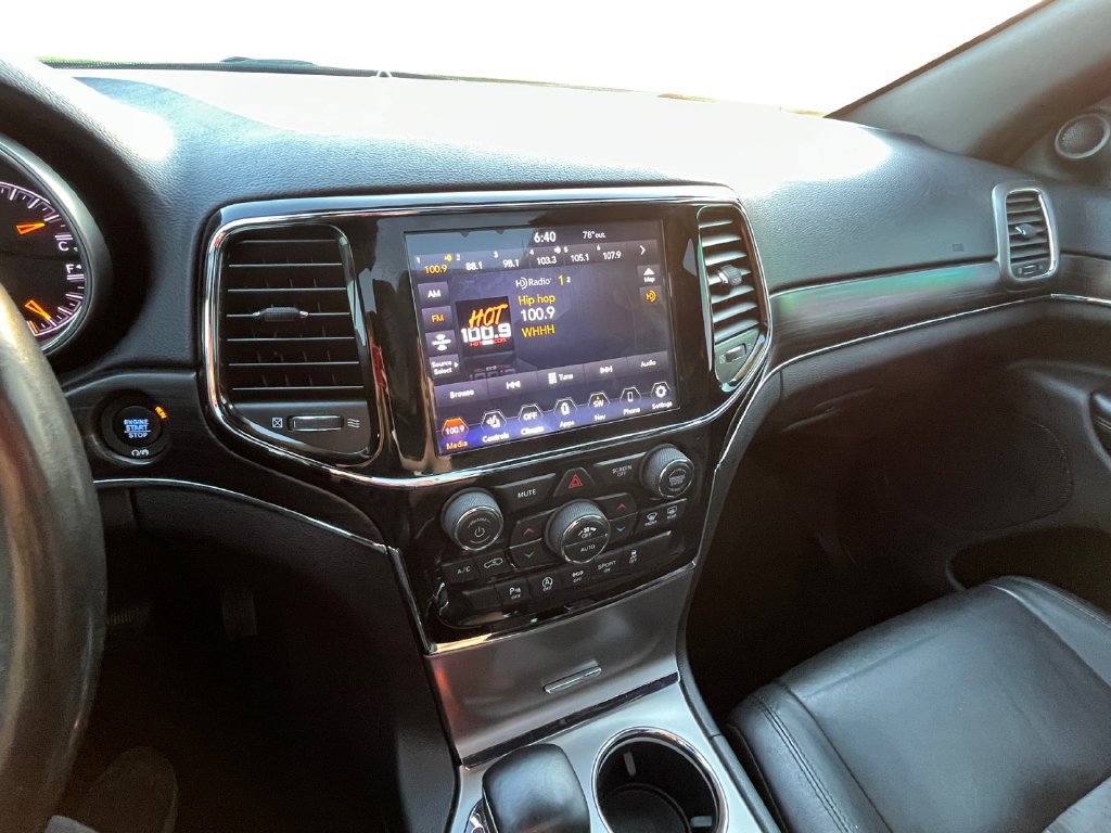 Used 2020 Jeep Grand Cherokee Limited AWD/4WD image 14