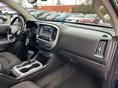 Used 2018 Chevrolet Colorado LT w/ LT Convenience Package AWD/4WD image 13