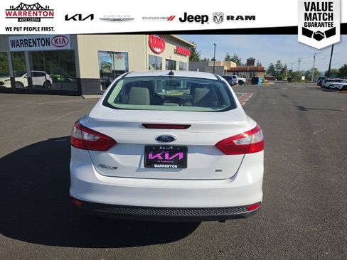 Used 2012 Ford Focus SE FWD image 4