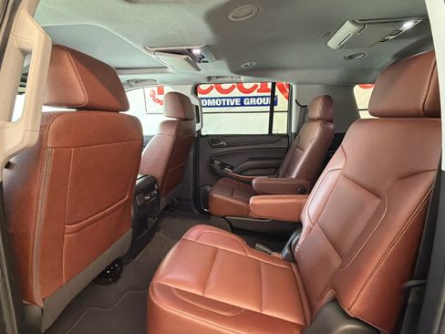 Used 2020 Chevrolet Suburban Premier w/ Premier Plus Edition AWD/4WD image 22