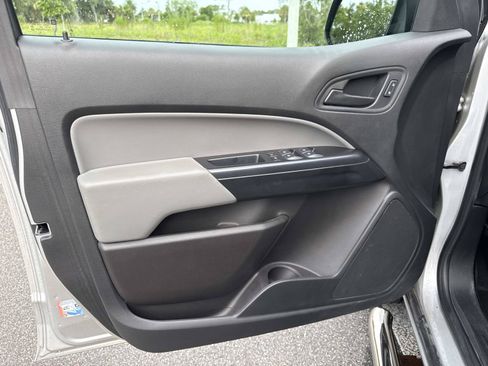 Used 2019 Chevrolet Colorado W/T w/ WT Convenience Package RWD image 16