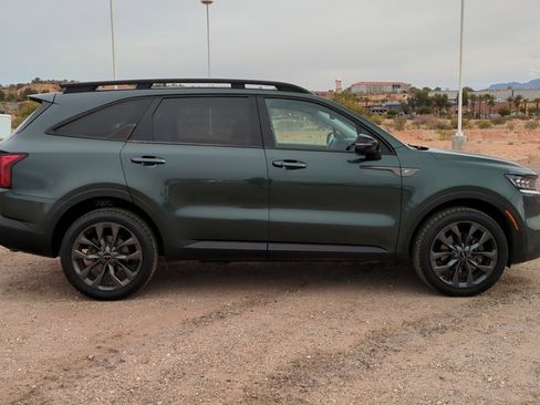 Used 2022 Kia Sorento SX Prestige w/ Rust Color Package image 2