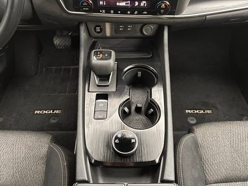 Used 2024 Nissan Rogue SV image 14