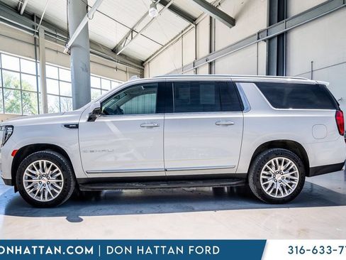 Used 2024 GMC Yukon XL Denali AWD/4WD image 2