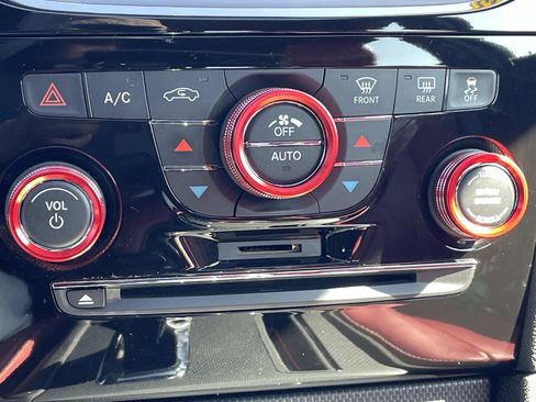 Used 2013 Chrysler 300 S image 28