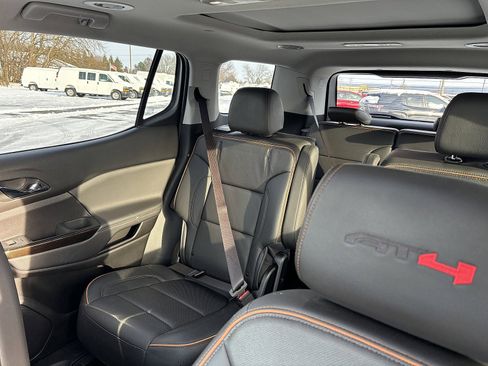 Used 2023 GMC Acadia AT4 w/ Preferred Package image 6