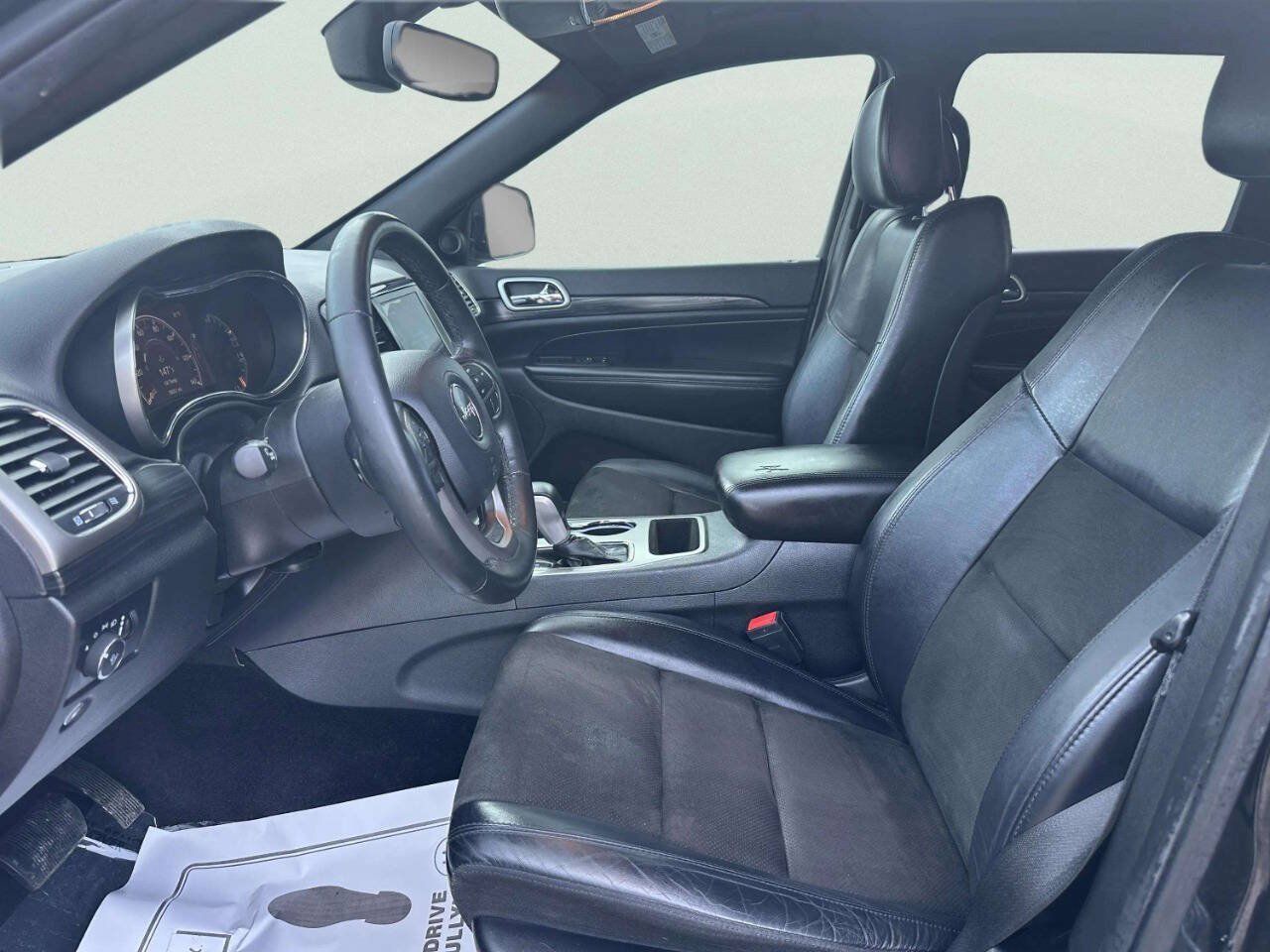 Used 2019 Jeep Grand Cherokee Altitude RWD image 9