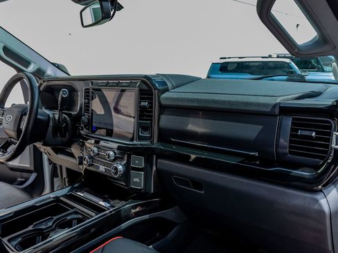 Used 2024 Ford F250 Lariat w/ Lariat Ultimate Package AWD/4WD image 17