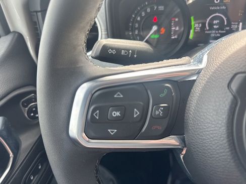 Used 2025 Jeep Wrangler Unlimited Sahara w/ Safety Group image 16