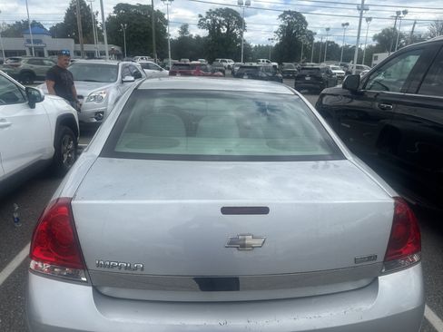 Used 2011 Chevrolet Impala LS FWD image 11