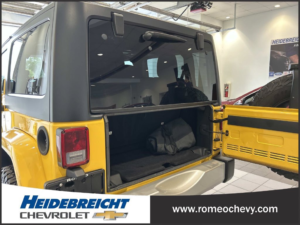 Used 2015 Jeep Wrangler Sahara w/ Connectivity Group AWD/4WD image 15