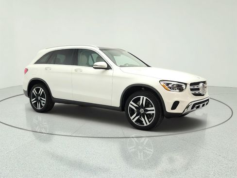 Used 2021 Mercedes-Benz GLC 300 image 3