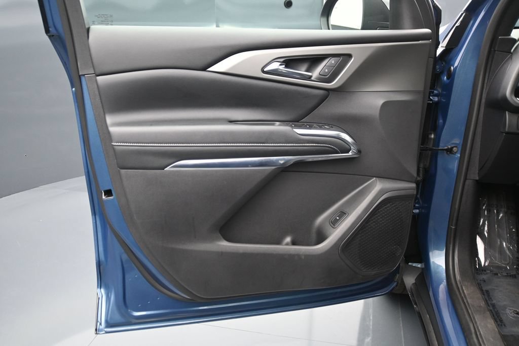 Used 2025 Chevrolet Traverse LT w/ LPO, Floor Liner Package AWD/4WD image 17