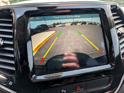 Used 2019 Jeep Cherokee Limited w/ Luxury Group image 20