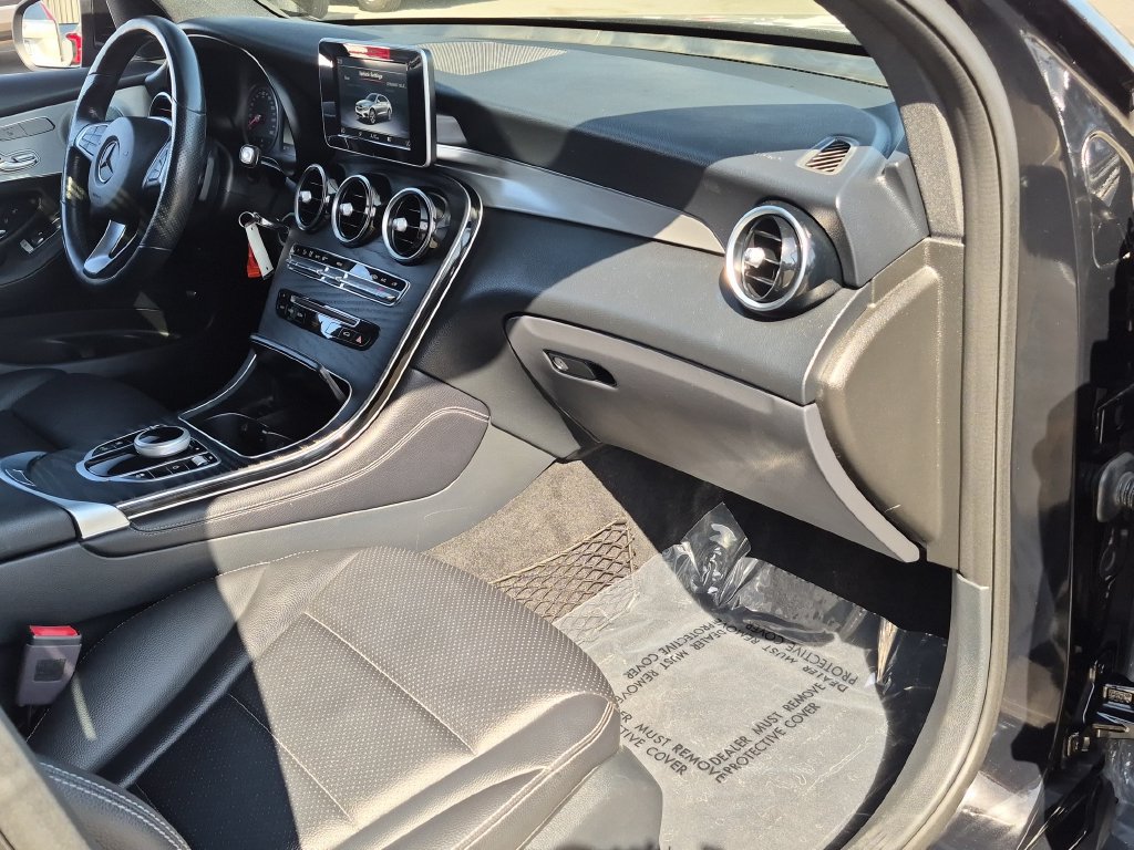 Used 2019 Mercedes-Benz GLC 300 4MATIC Coupe image 9