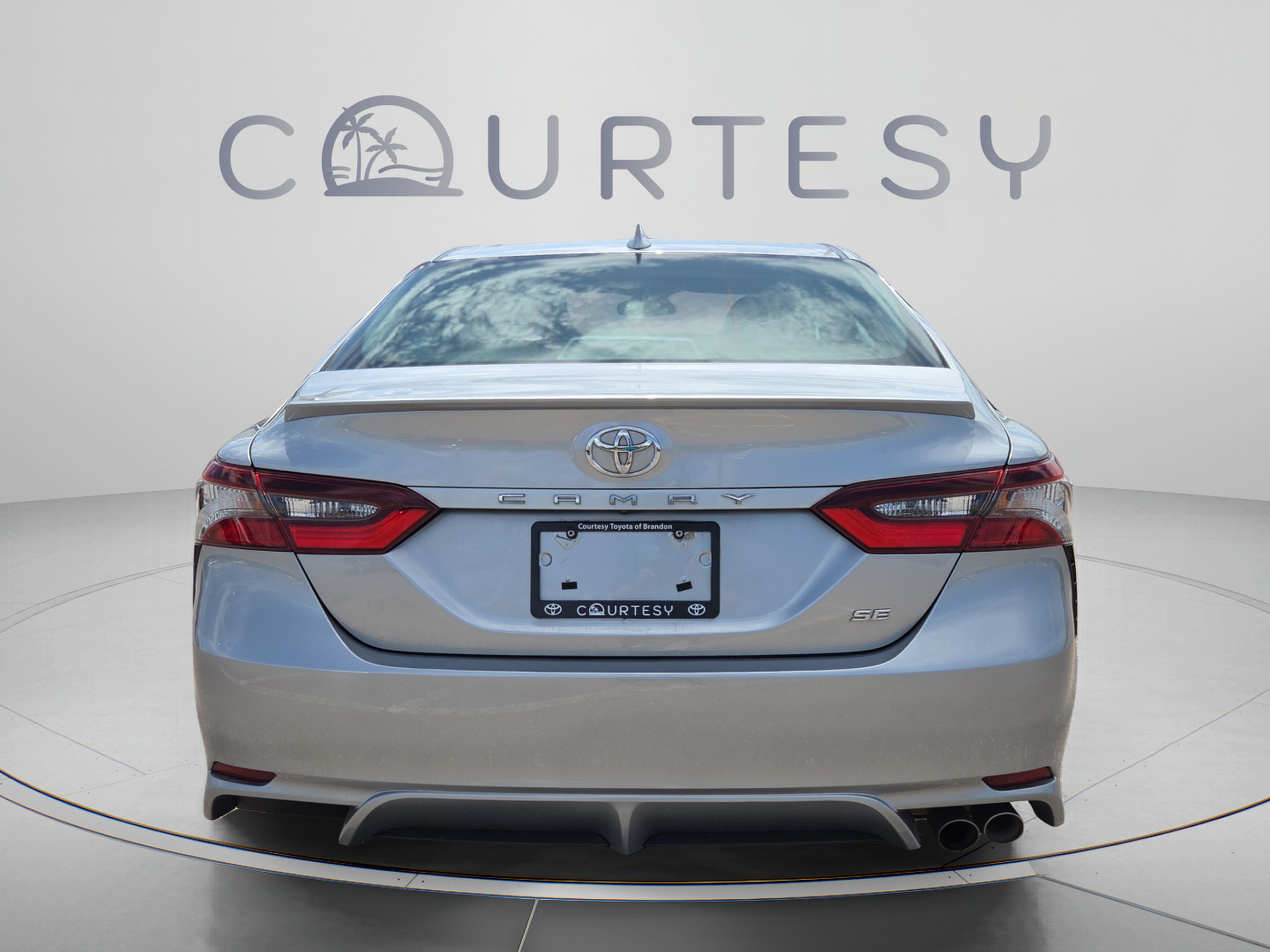 Used 2024 Toyota Camry SE FWD image 4