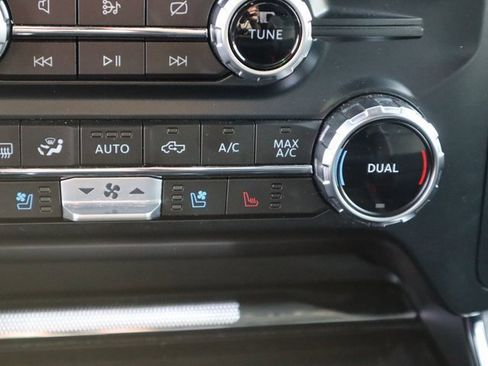 Used 2023 Ford F150 Lariat w/ Trailer Tow Package image 44