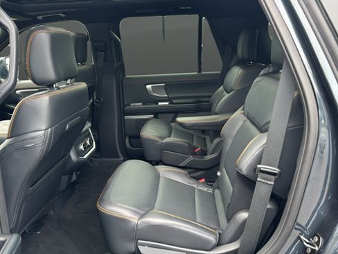 Used 2025 Ford Expedition Tremor AWD/4WD image 25