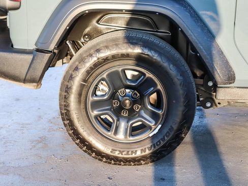 Used 2025 Jeep Wrangler Sport AWD/4WD image 12