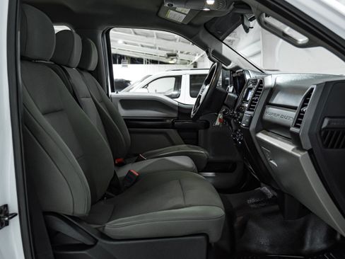 Used 2021 Ford F250 XL w/ Power Equipment Group image 29