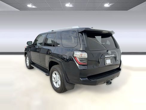 Used 2016 Toyota 4Runner SR5 image 3