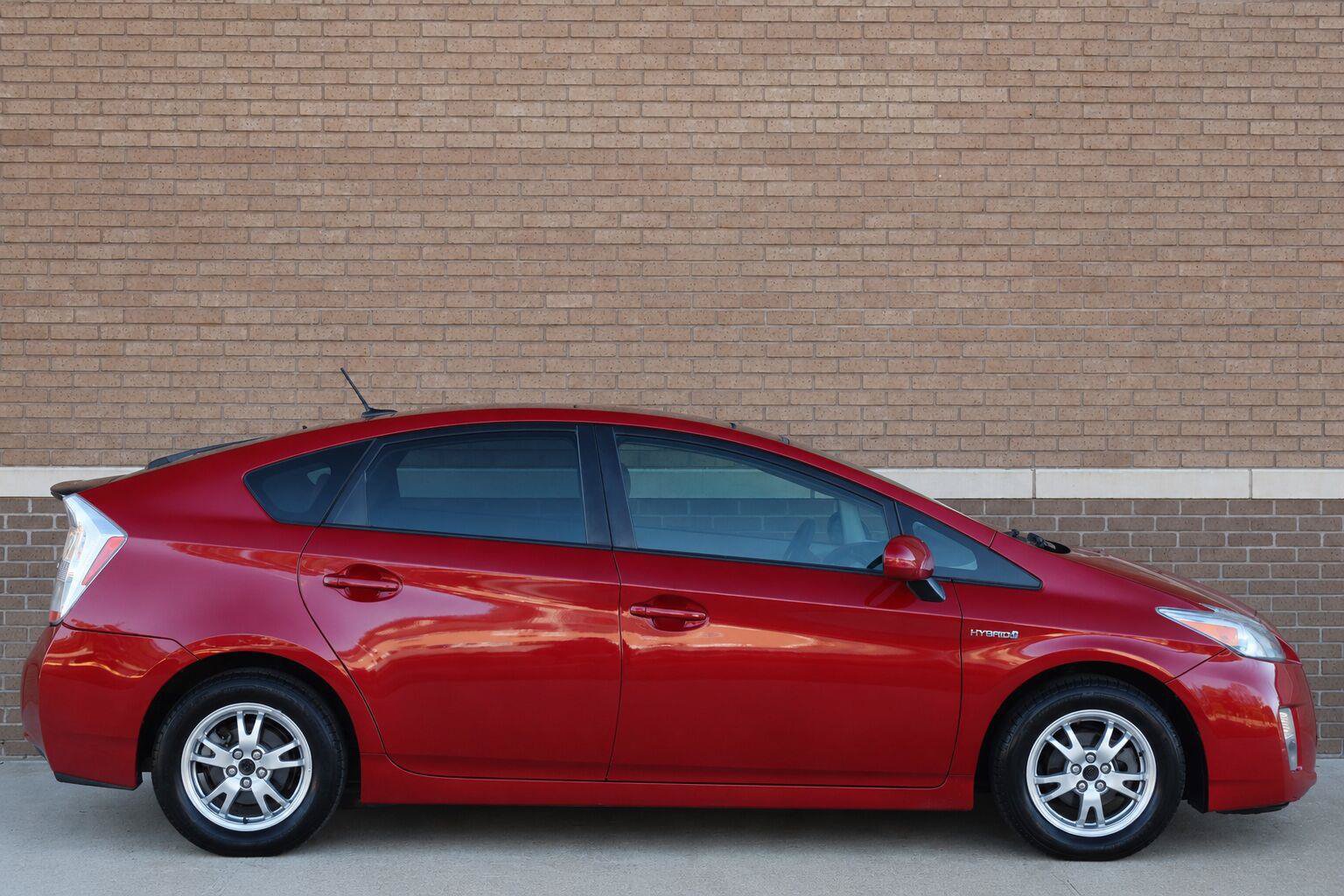 Used 2010 Toyota Prius Four w/ Solar Roof Pkg FWD image 2