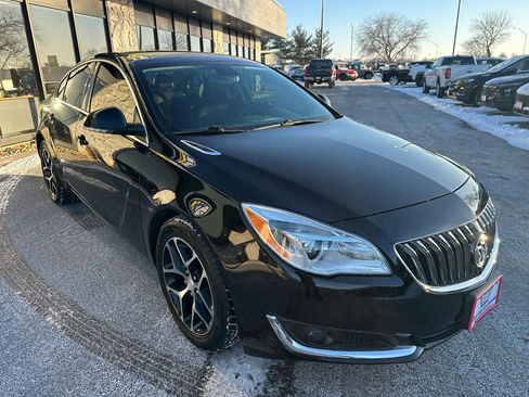 Used 2017 Buick Regal Sport Touring image 9