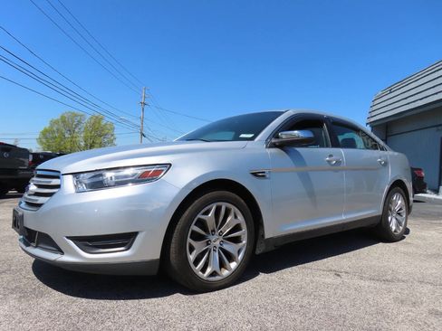 Used 2015 Ford Taurus Limited FWD image 4