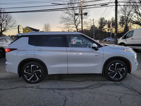 Used 2023 Mitsubishi Outlander SEL image 6