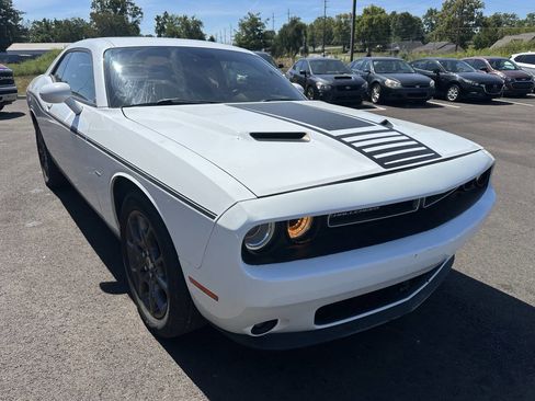 Used 2018 Dodge Challenger GT image 4