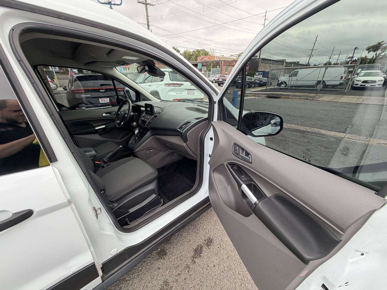 Used 2023 Ford Transit Connect XLT FWD image 20