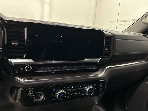 Used 2023 GMC Sierra 1500 SLT AWD/4WD image 38