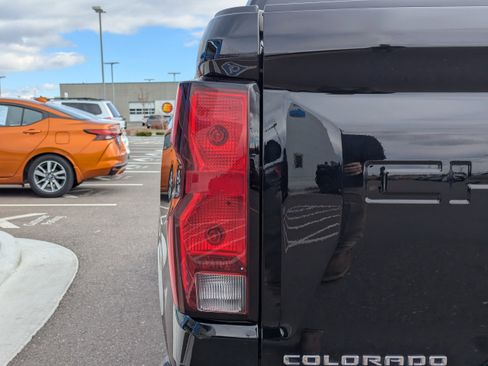 Used 2025 Chevrolet Colorado LT w/ Advanced Trailering Package image 46