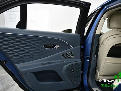 Used 2023 Bentley Flying Spur W12 image 46