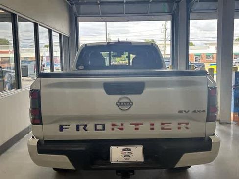 Used 2022 Nissan Frontier SV image 6