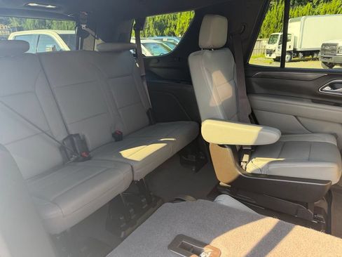 Used 2022 Chevrolet Tahoe LT w/ LT Signature Package AWD/4WD image 16