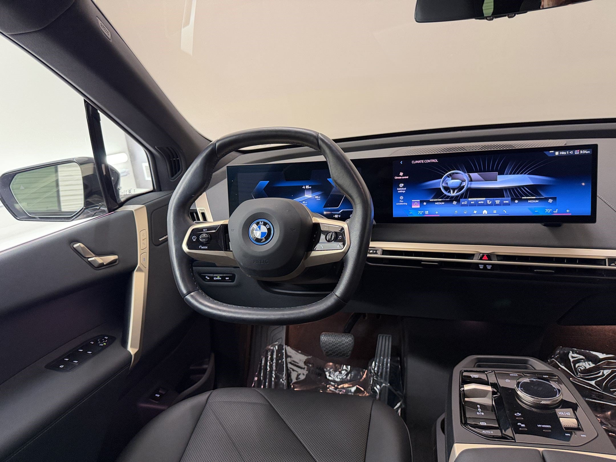 Certified 2024 BMW iX xDrive50 w/ Sport Package AWD/4WD image 28