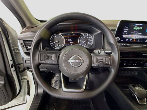 Used 2023 Nissan Rogue S FWD image 13