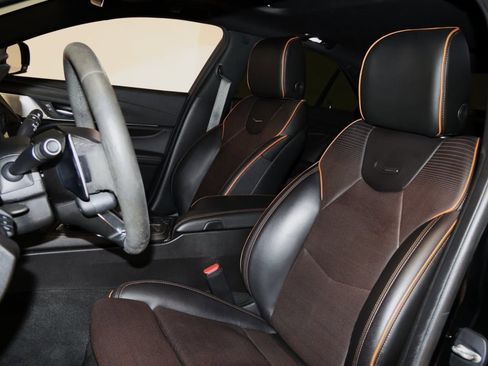 Used 2021 Cadillac CT4 V image 39