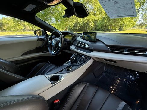 Used 2019 BMW i8 Coupe AWD/4WD image 18